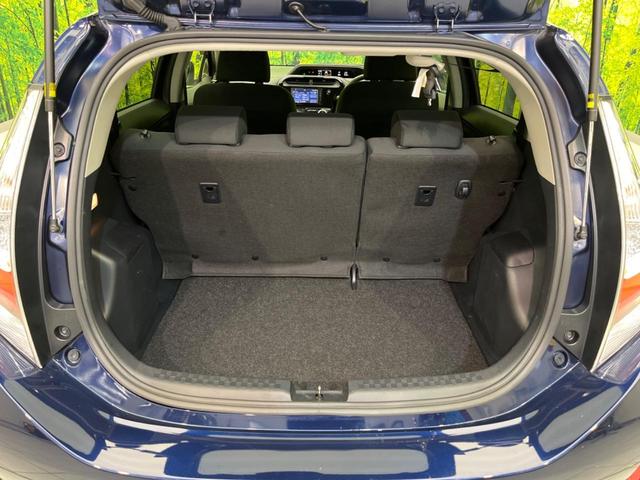 アクア Sスタイルブラック 純正ナビ 衝突軽減装置 バックカメラ 禁煙車 スマートキー レーンアシスト LEDヘッドライト ETC オートマチックハイビーム オートエアコン オートライト Bluetooth CD/DVD再生(10枚目)