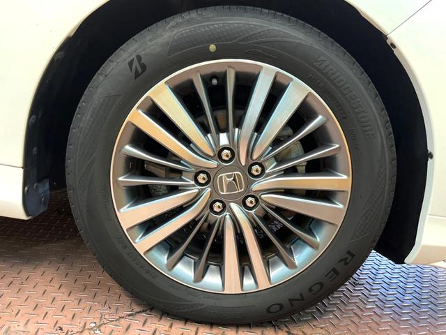 オデッセイ アブソルート・ＥＸホンダセンシング　ホンダセンシング　純正ナビ　全周囲カメラ　フリップダウンモニター　両側電動スライドドア　シートヒーター　クリアラスソナー　パドルシフト　衝突被害軽減　横滑り防止機能　ブラインドスポットモニター　ＥＴＣ（14枚目）