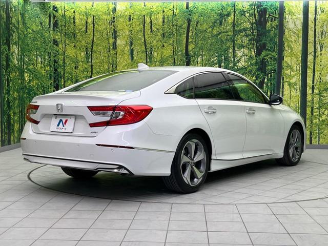 アコード EX サンルーフ 衝突軽減装置 禁煙車 純正ナビ 本革シート レダークルーズ バックカメラ ETC Bluetooth フルセグ シートヒーター パワーシート LEDヘッドライト LEDフォグライト(17枚目)