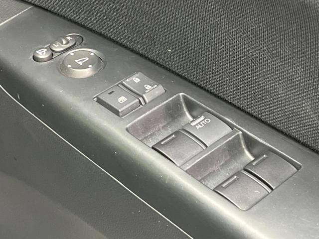 N-BOXカスタム G SSブラックスタイルパッケージ 両側電動スライドドア バックカメラ 禁煙車 シートヒーター ドライブレコーダー スマートキー HIDヘッドライト オートライト オートエアコン 純正14インチAW Bluetooth再生(40枚目)