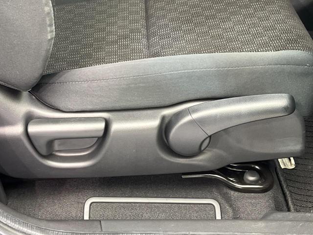 フィット 13G・Lパッケージ SDナビ バックカメラ 衝突被害軽減システム 禁煙車 スマートキー LEDヘッド オートライト オートエアコン Bluetooth CD DVD再生 フルセグ(39枚目)