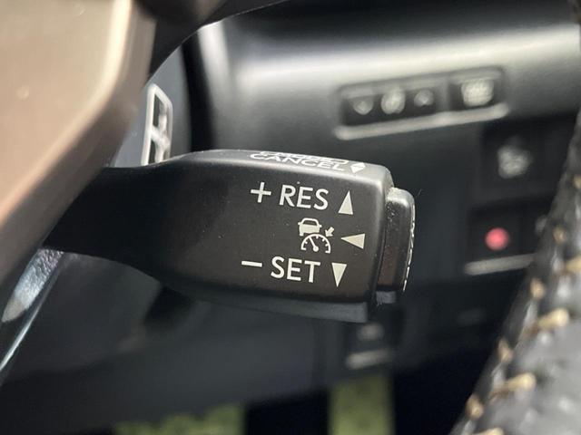 ＩＳ ＩＳ３００ｈ　Ｆスポーツ　禁煙車　純正ナビ　黒革シート　レーダークルーズ　バックカメラ　ＥＴＣ　Ｂｌｕｅｔｏｏｔｈ　フルセグ　シートヒーター　シートエアコン　ＬＥＤヘッドライト　ＬＥＤフォグランプ　コーナーセンサー（5枚目）