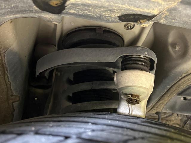 ＩＳ ＩＳ３００ｈ　Ｆスポーツ　禁煙車　純正ナビ　黒革シート　レーダークルーズ　バックカメラ　ＥＴＣ　Ｂｌｕｅｔｏｏｔｈ　フルセグ　シートヒーター　シートエアコン　ＬＥＤヘッドライト　ＬＥＤフォグランプ　コーナーセンサー（20枚目）