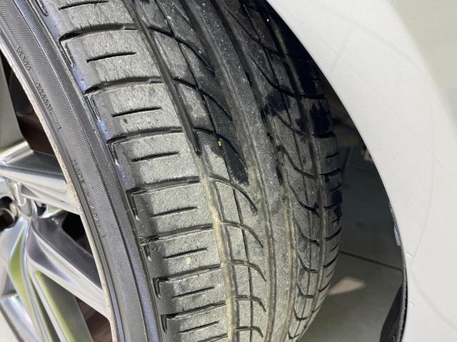 ＩＳ ＩＳ３００ｈ　Ｆスポーツ　禁煙車　純正ナビ　黒革シート　レーダークルーズ　バックカメラ　ＥＴＣ　Ｂｌｕｅｔｏｏｔｈ　フルセグ　シートヒーター　シートエアコン　ＬＥＤヘッドライト　ＬＥＤフォグランプ　コーナーセンサー（23枚目）