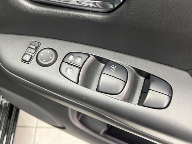 セレナ e-パワー ハイウェイスターV 両側電動スライドドア 純正ナビ 全周囲カメラ 衝突軽減装置 プロパイロット ドライブレコーダー コーナーセンサー レーンキープ スマートキー LEDヘッド ETC オートマチックハイビーム(43枚目)