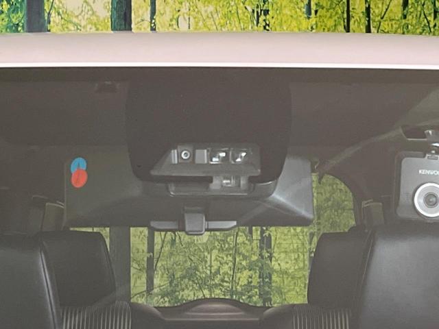 ノア Si ダブルバイビーIII 両側電動ドア 純正SDナビ 後席モニター バックカメラ 衝突被害軽減システム 禁煙車 ハーフレザーシート ドラレコ コーナーセンサー スマートキー LEDヘッド ビルトインETC クルコン(7枚目)