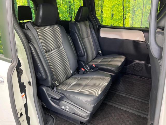 ノア Si ダブルバイビーIII 両側電動ドア 純正SDナビ 後席モニター バックカメラ 衝突被害軽減システム 禁煙車 ハーフレザーシート ドラレコ コーナーセンサー スマートキー LEDヘッド ビルトインETC クルコン(9枚目)