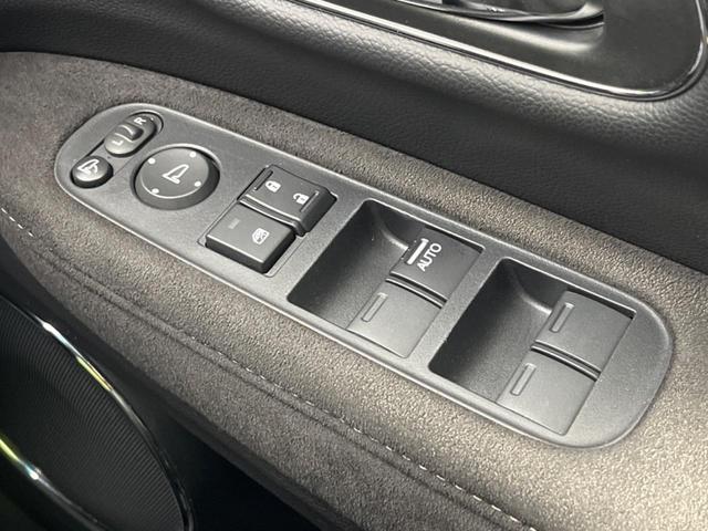 ヴェゼル ハイブリッドＲＳ・ホンダセンシング　純正ナビ　衝突軽減装置　バックカメラ　レーダークルーズ　ハーフレザーシート　コーナーセンサー　ＥＴＣ　レーンキープ　スマートキー　シートヒーター　ドライブレコーダー　ＬＥＤヘッド　　車線逸脱警報（40枚目）