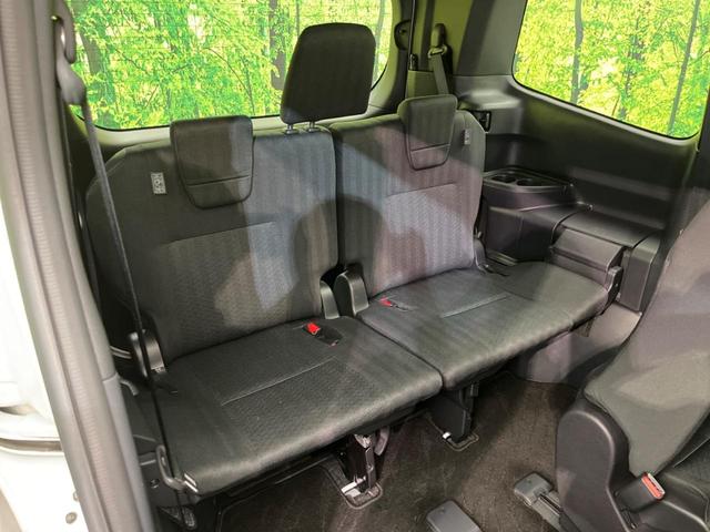 ヴォクシー Ｓ－Ｇ　電動スライドドア　禁煙車　純正８インチディスプレイオーディオ　バックカメラ　衝突軽減装置　レーダークルーズ　ＥＴＣ　Ｂｌｕｅｔｏｏｔｈ再生　ドライブレコーダー　　ＬＥＤヘッドライト（10枚目）