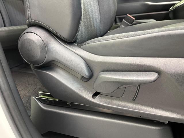ヴォクシー Ｓ－Ｇ　電動スライドドア　禁煙車　純正８インチディスプレイオーディオ　バックカメラ　衝突軽減装置　レーダークルーズ　ＥＴＣ　Ｂｌｕｅｔｏｏｔｈ再生　ドライブレコーダー　　ＬＥＤヘッドライト（39枚目）