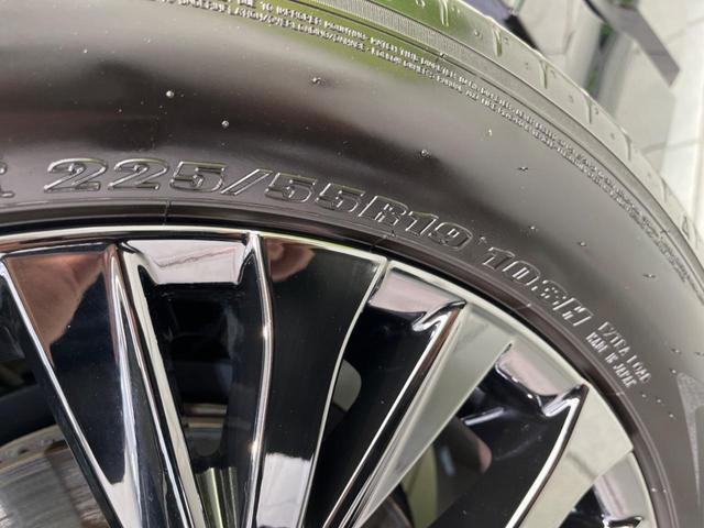 ヴェルファイアハイブリッド Ｚ　プレミア　ガラスルーフ　フルエアロ　両側電動ドア　後席モニター　全周囲カメラ　衝突被害軽減システム　１００Ｖ電源　レーダークルーズ　禁煙車　電動リアゲート　レザーシート　前席シートエアコン　リアシートエアコン（24枚目）