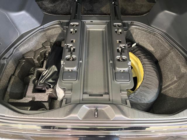 ヴェルファイアハイブリッド Ｚ　プレミア　ガラスルーフ　フルエアロ　両側電動ドア　後席モニター　全周囲カメラ　衝突被害軽減システム　１００Ｖ電源　レーダークルーズ　禁煙車　電動リアゲート　レザーシート　前席シートエアコン　リアシートエアコン（34枚目）