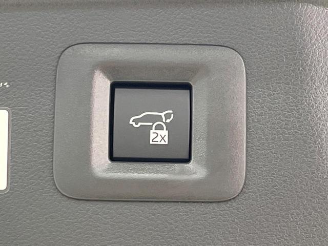 ヴェルファイアハイブリッド Ｚ　プレミア　ガラスルーフ　フルエアロ　両側電動ドア　後席モニター　全周囲カメラ　衝突被害軽減システム　１００Ｖ電源　レーダークルーズ　禁煙車　電動リアゲート　レザーシート　前席シートエアコン　リアシートエアコン（36枚目）