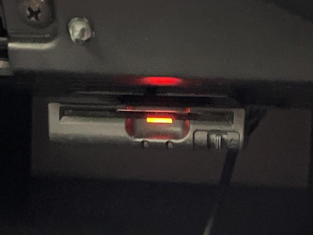 ノート e-パワー メダリスト 衝突軽減装置 レーダークルーズコントロール 禁煙車 純正ナビ 全周囲カメラ ETC Bluetooth フルセグ LEDヘッドライト コーナーセンサー スマートキー オートライト オートエアコン(6枚目)