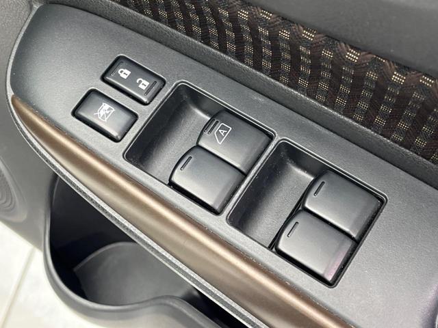 ノート e-パワー メダリスト 衝突軽減装置 レーダークルーズコントロール 禁煙車 純正ナビ 全周囲カメラ ETC Bluetooth フルセグ LEDヘッドライト コーナーセンサー スマートキー オートライト オートエアコン(40枚目)