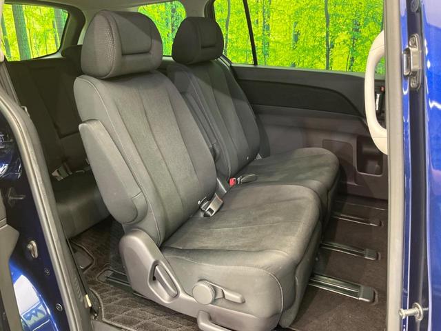 MPV 23S 両側電動スライドドア 禁煙車 純正ナビ ETC バックカメラ スマートキー HIDヘッドライト 革巻きステアリング ステアリングスイッチ オートエアコン 純正17インチアルミホイール オットマン(9枚目)