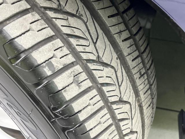 MPV 23S 両側電動スライドドア 禁煙車 純正ナビ ETC バックカメラ スマートキー HIDヘッドライト 革巻きステアリング ステアリングスイッチ オートエアコン 純正17インチアルミホイール オットマン(22枚目)