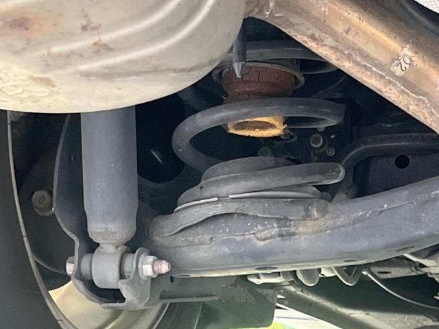 MPV 23S 両側電動スライドドア 禁煙車 純正ナビ ETC バックカメラ スマートキー HIDヘッドライト 革巻きステアリング ステアリングスイッチ オートエアコン 純正17インチアルミホイール オットマン(28枚目)