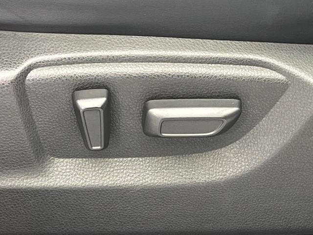 エクリプスクロス ブラックエディション 4WD サンルーフ 全周囲カメラ 衝突被害軽減システム レーダークルーズ 禁煙車 電動リアゲート ハーフレザーシート パワーシート コーナーセンサー スマートキー LEDヘッド ルーフレール(38枚目)