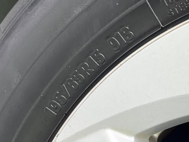 プリウス Sセーフティプラス 純正SDナビ バックカメラ 衝突被害軽減システム レーダークルーズ 禁煙車 ドラレコ コーナーセンサー スマートキー LEDヘッド オートハイビーム 車線逸脱警報 オートライト オートエアコン(26枚目)