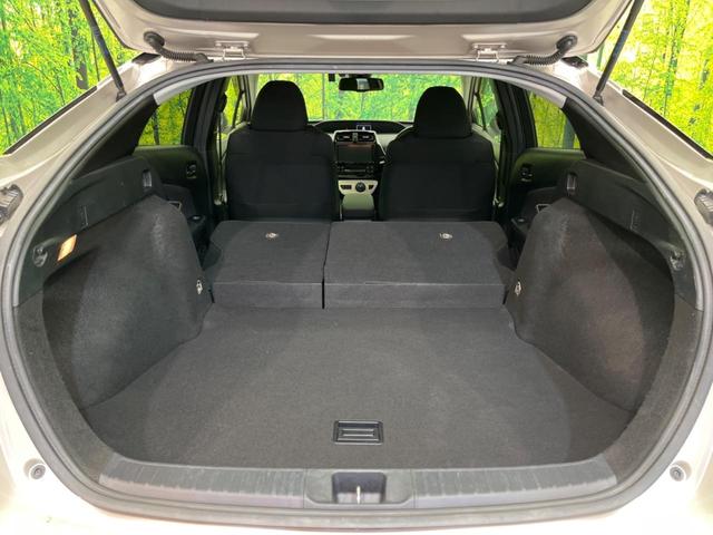 プリウス Sセーフティプラス 純正SDナビ バックカメラ 衝突被害軽減システム レーダークルーズ 禁煙車 ドラレコ コーナーセンサー スマートキー LEDヘッド オートハイビーム 車線逸脱警報 オートライト オートエアコン(27枚目)