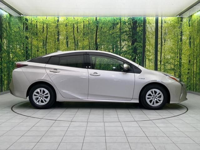 プリウス Sセーフティプラス 純正SDナビ バックカメラ 衝突被害軽減システム レーダークルーズ 禁煙車 ドラレコ コーナーセンサー スマートキー LEDヘッド オートハイビーム 車線逸脱警報 オートライト オートエアコン(37枚目)