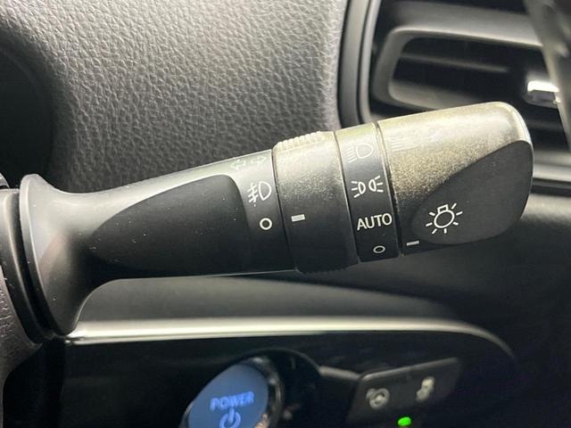 プリウス Sセーフティプラス 純正SDナビ バックカメラ 衝突被害軽減システム レーダークルーズ 禁煙車 ドラレコ コーナーセンサー スマートキー LEDヘッド オートハイビーム 車線逸脱警報 オートライト オートエアコン(43枚目)