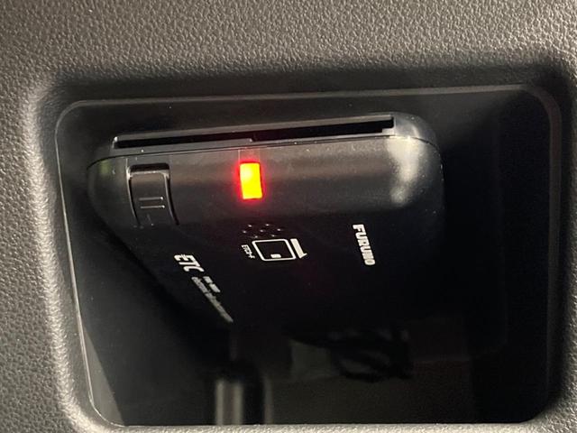 【ＥＴＣ】高速道路の料金所をストレスなく通過！話題のスポットやサービスエリアに多い「スマートＩＣ」利用時は必須のアイテムです。当店でセットアップを実施、ご納車当日からすぐにご利用いただけます！