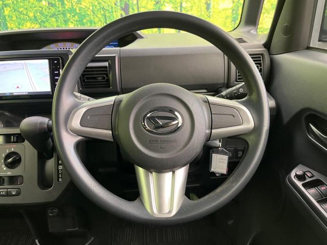 インテリアに合わせたデザインのステアリングは、運転される方のことも考え、運転しやすい形状、大きさです。是非一度、実際に触ってお確かめください。