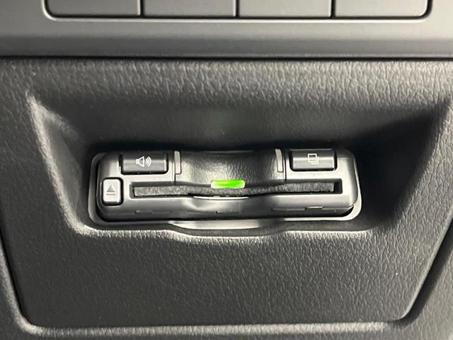 ＭＡＺＤＡ３ファストバック １５Ｓツーリング　全周囲カメラ　衝突被害軽減システム　レーダークルーズ　禁煙車　コーナーセンサー　スマートキー　ＬＥＤヘッド　ビルトインＥＴＣ　オートハイビーム　車線逸脱警報　オートライト　デュアルエアコン（6枚目）