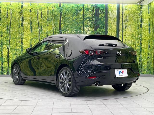 ＭＡＺＤＡ３ファストバック １５Ｓツーリング　全周囲カメラ　衝突被害軽減システム　レーダークルーズ　禁煙車　コーナーセンサー　スマートキー　ＬＥＤヘッド　ビルトインＥＴＣ　オートハイビーム　車線逸脱警報　オートライト　デュアルエアコン（17枚目）