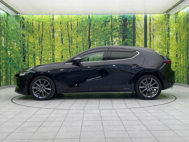 ＭＡＺＤＡ３ファストバック １５Ｓツーリング　全周囲カメラ　衝突被害軽減システム　レーダークルーズ　禁煙車　コーナーセンサー　スマートキー　ＬＥＤヘッド　ビルトインＥＴＣ　オートハイビーム　車線逸脱警報　オートライト　デュアルエアコン（25枚目）