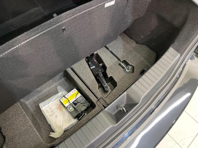 ＭＡＺＤＡ３ファストバック １５Ｓツーリング　全周囲カメラ　衝突被害軽減システム　レーダークルーズ　禁煙車　コーナーセンサー　スマートキー　ＬＥＤヘッド　ビルトインＥＴＣ　オートハイビーム　車線逸脱警報　オートライト　デュアルエアコン（32枚目）