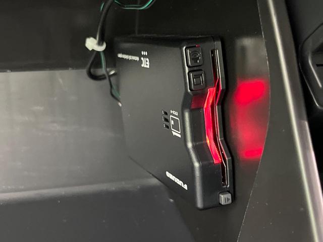 ハイエースバン ロングスーパーGL ダークプライムS 4WD 両側電動ドア 全周囲カメラ 衝突被害軽減システム 禁煙車 ハーフレザーシート コーナーセンサー スマートキー LEDヘッド ETC オートハイビーム 車線逸脱警報 オートライト(8枚目)