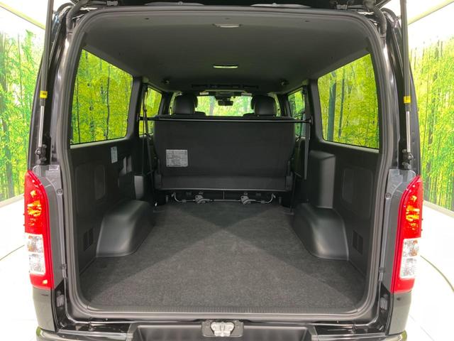 ハイエースバン ロングスーパーGL ダークプライムS 4WD 両側電動ドア 全周囲カメラ 衝突被害軽減システム 禁煙車 ハーフレザーシート コーナーセンサー スマートキー LEDヘッド ETC オートハイビーム 車線逸脱警報 オートライト(11枚目)