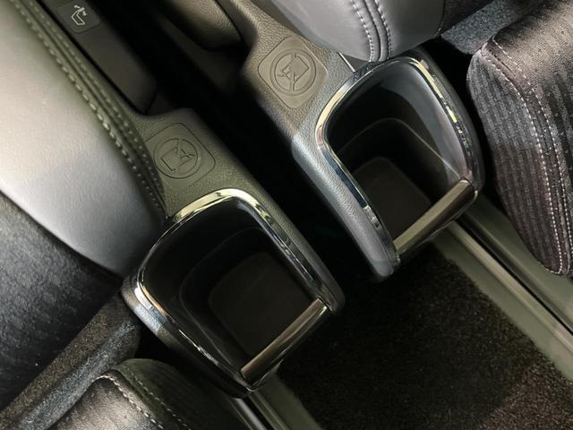 オデッセイハイブリッド e:HEVアブソルート・EX 後席モニター 両側電動スライドドア 衝突被害軽減装置 禁煙車 純正ナビ 全周囲カメラ レーダークルーズ ETC Bluetooth フルセグ ハーフレザーシート LEDヘッドライト LEDフォグライト(38枚目)