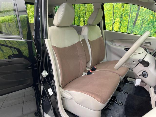 運転席シート廻りは使用感も少なく、良好な状態となっています。丁寧に使われていたことがよくわかりますね。