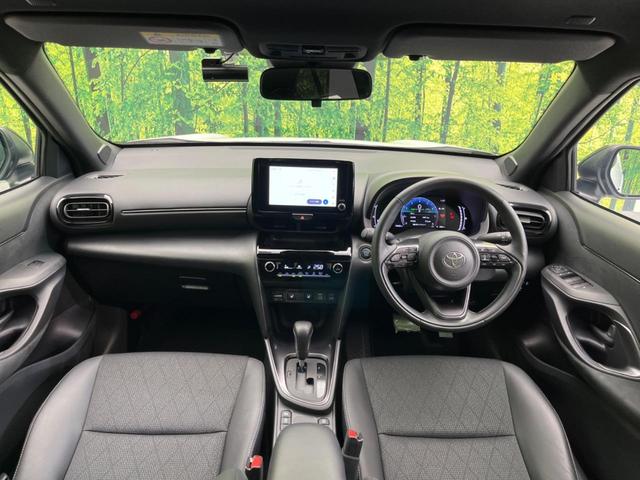 ヤリスクロス Ｚ　全周囲カメラ　衝突被害軽減システム　レーダークルーズ　禁煙車　ハーフレザーシート　パワーシート　ドラレコ　コーナーセンサー　スマートキー　ＬＥＤヘッド　ビルトインＥＴＣ　純正１８インチアルミ（2枚目）