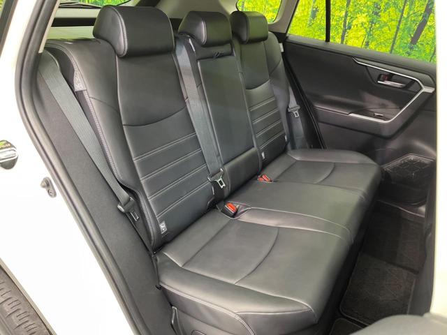 ＲＡＶ４ ハイブリッドＧ　モデリスタエアロ　衝突軽減装置　純正９インチディスプレイオーディオ　レーダークルーズコントロール　全周囲カメラ　ＥＴＣ　Ｂｌｕｅｔｏｏｔｈ　ドライブレコーダー　パワーバックドア　シートヒーター（9枚目）