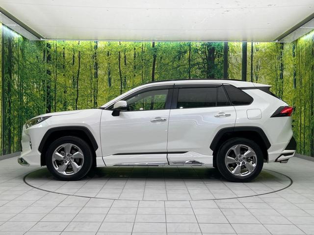 ＲＡＶ４ ハイブリッドＧ　モデリスタエアロ　衝突軽減装置　純正９インチディスプレイオーディオ　レーダークルーズコントロール　全周囲カメラ　ＥＴＣ　Ｂｌｕｅｔｏｏｔｈ　ドライブレコーダー　パワーバックドア　シートヒーター（31枚目）
