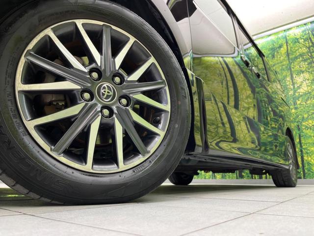 ヴォクシー ＺＳ　両側電動スライドドア　純正９インチナビ　バックカメラ　後席モニター　ドラレコ　ＥＴＣ　禁煙車　ＬＥＤヘッド　Ｂｌｕｅｔｏｏｔｈ再生　スマートキー　オートエアコン　オートライト　ＣＤ／ＤＶＤ再生（13枚目）