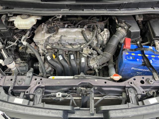 ヴォクシー ＺＳ　両側電動スライドドア　純正９インチナビ　バックカメラ　後席モニター　ドラレコ　ＥＴＣ　禁煙車　ＬＥＤヘッド　Ｂｌｕｅｔｏｏｔｈ再生　スマートキー　オートエアコン　オートライト　ＣＤ／ＤＶＤ再生（18枚目）