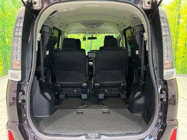 ヴォクシー ＺＳ　両側電動スライドドア　純正９インチナビ　バックカメラ　後席モニター　ドラレコ　ＥＴＣ　禁煙車　ＬＥＤヘッド　Ｂｌｕｅｔｏｏｔｈ再生　スマートキー　オートエアコン　オートライト　ＣＤ／ＤＶＤ再生（28枚目）