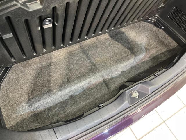 ヴォクシー ＺＳ　両側電動スライドドア　純正９インチナビ　バックカメラ　後席モニター　ドラレコ　ＥＴＣ　禁煙車　ＬＥＤヘッド　Ｂｌｕｅｔｏｏｔｈ再生　スマートキー　オートエアコン　オートライト　ＣＤ／ＤＶＤ再生（29枚目）