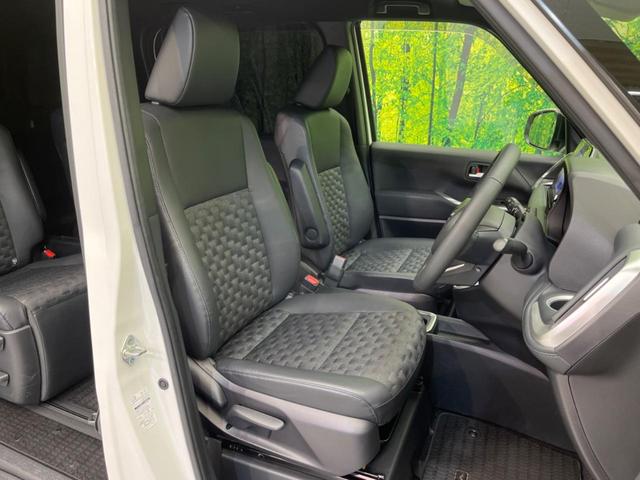 【ハーフレザーシート】高級感と座り心地を両立した人気のシート♪背面・座面のファブリック素材は、通気性の良さや滑りにくさに優れています。気温や服装に左右されず快適にお乗りいただけます。