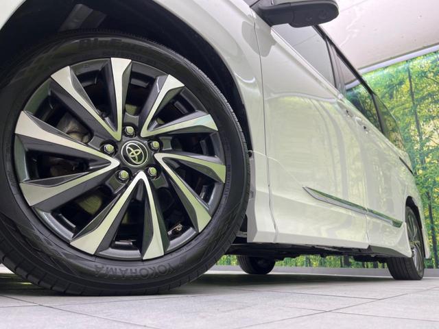 【純正１７インチアルミホイール】外観にマッチした純正アルミホイールを装着しております。各種社外アルミホイールや、スタッドレスタイヤも取扱いしております。是非ご相談ください♪