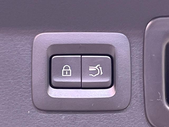 ＣＸ－３０ ＸＤ　プロアクティブ　ツーリングセレクション　ディーゼル　メーカー純正ナビ　バックカメラ　衝突警報装置　レーダークルーズコントロール　禁煙車　パワーバックドア　シートヒーター　ドライブレコーダー　コーナーセンサー　レーンキープ　スマートキー（7枚目）