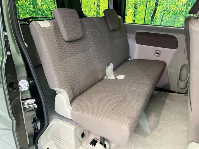 後部座席も気になるようなキズ・汚れやへたり等、大きなダメージはなく、良好な状態です。