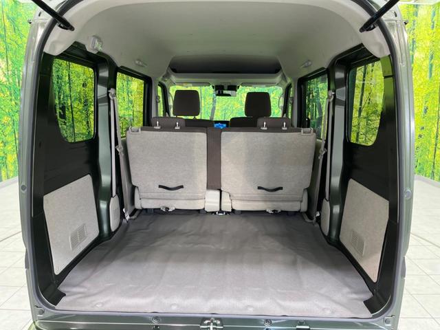 普段のお買い物や通勤、送迎等に十分な荷室スペースを確保しております。セカンドシートを倒すと、大きな荷物の積載も可能です♪