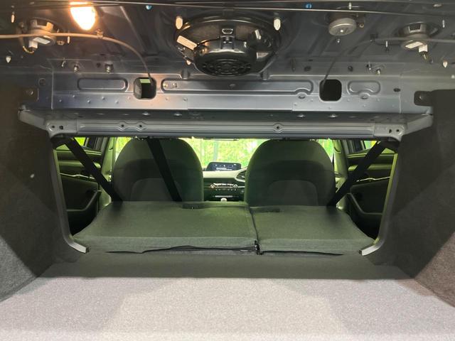 ＭＡＺＤＡ３セダン Ｘプロアクティブ　ツーリングセレクション　バックカメラ　ＢＯＳＥサウンド　衝突被害軽減システム　レーダークルーズ　禁煙車　電動リアゲート　パワーシート　ドラレコ　コーナーセンサー　スマートキー　ＬＥＤヘッド　ビルトインＥＴＣ（10枚目）